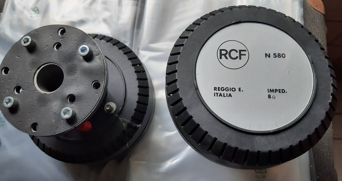 VOX-O-RAMA: RCF N580 mit 1"Horn